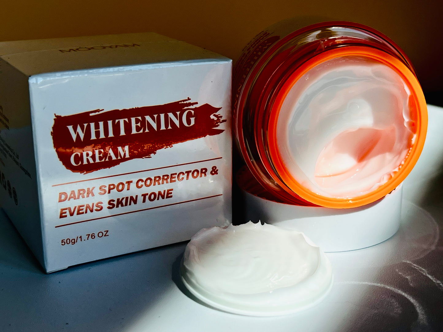 Crème unifiante de teint et correctrice de tâches sombres